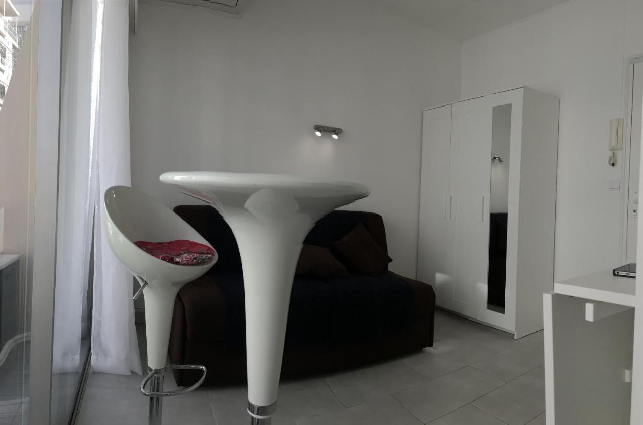 Studio Carre D'Or Situe A 50 M De La Plage Aparthotel Νίκαια Εξωτερικό φωτογραφία